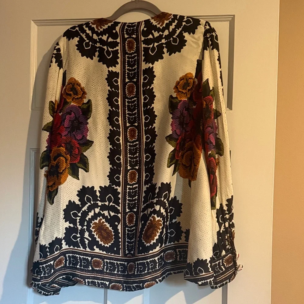 FARM Rio Black & Cream Floral Embroidered Open-Front Jacket - Picture 4 of 4